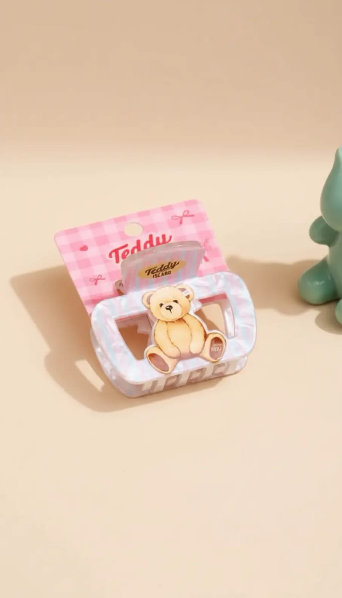 Pinza Acrílica para Cabello en Pose Sentada Teddy Island x YOYOSO