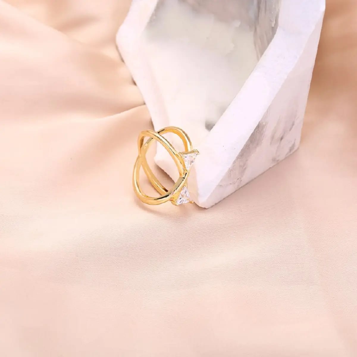 Anillo Dorado Sutil para Mujer YOYOSO