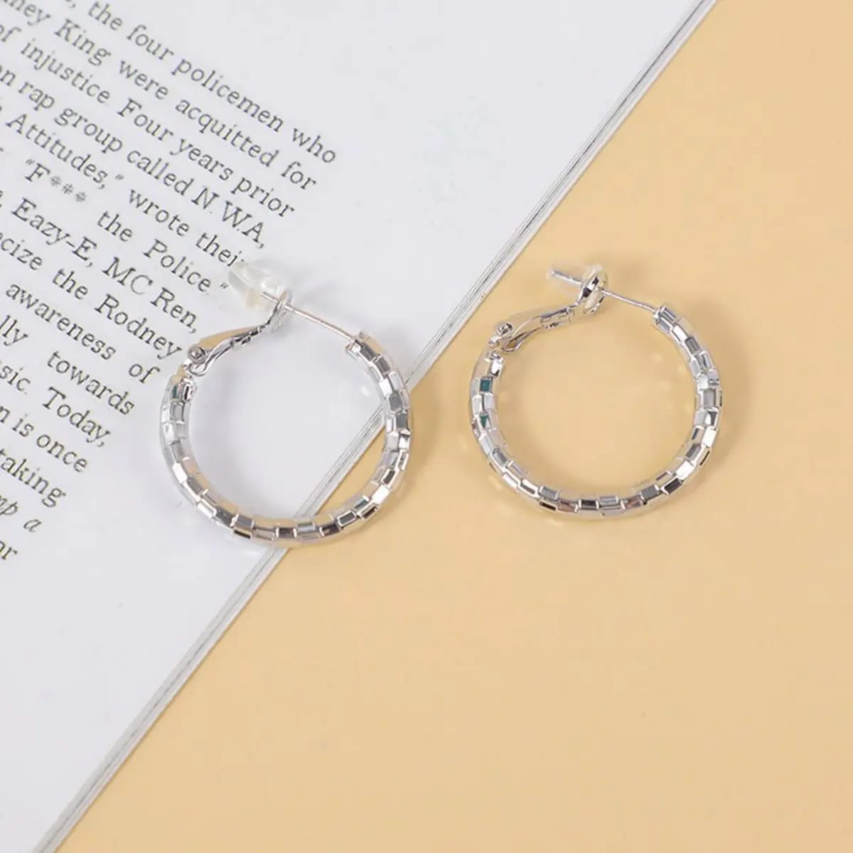 Aretes Circulares Plateados Elegantes para Mujer YOYOSO