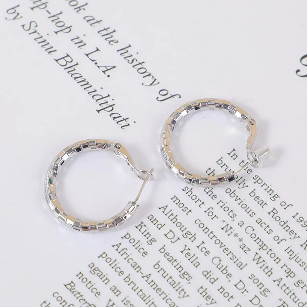 Aretes Circulares Plateados Elegantes para Mujer YOYOSO