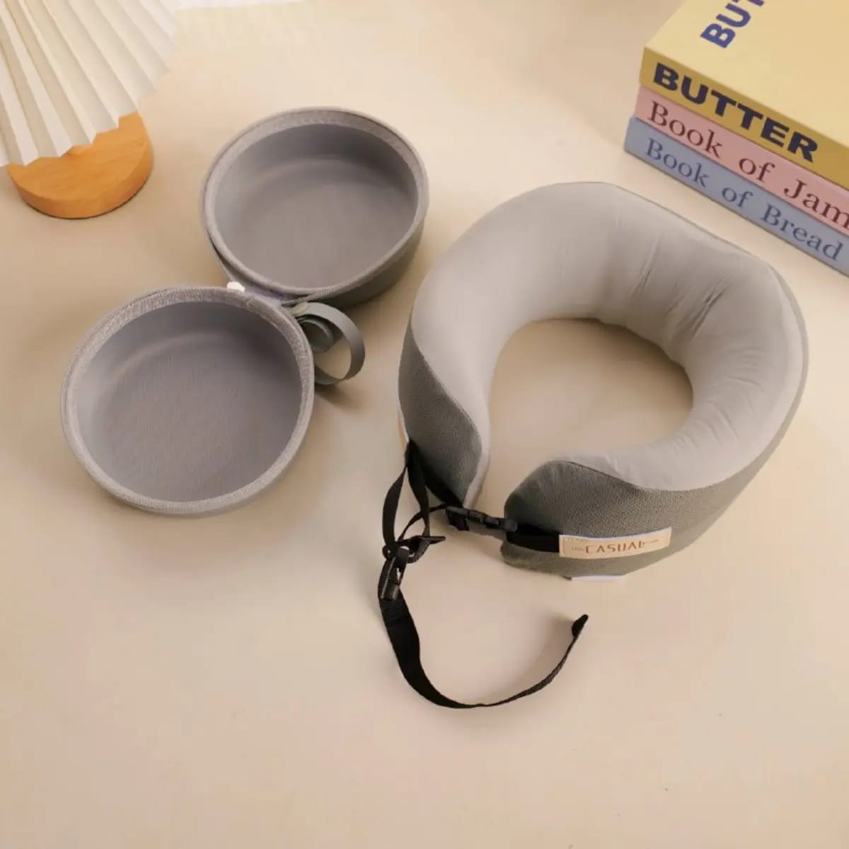 Almohada U en Color Sólido Gris Claro con Caja de Almacenamiento YOYOSO