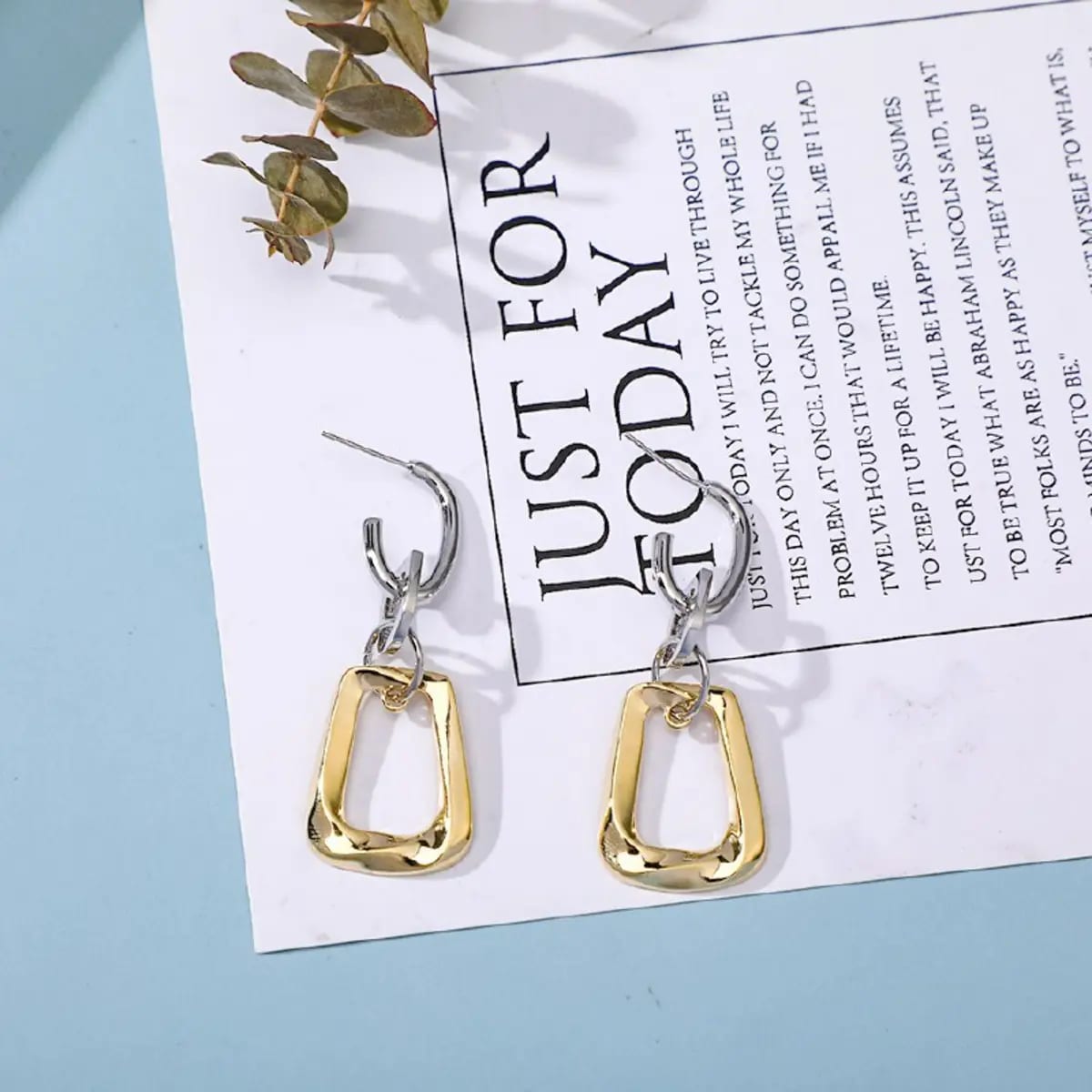 Aretes Dorados Sutiles y Elegantes para Mujer YOYOSO
