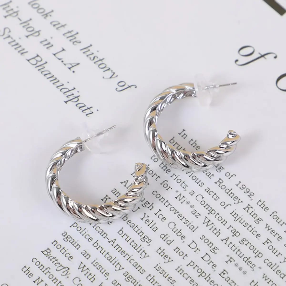 Aretes Plateados en Forma de Trenza Elegantes YOYOSO