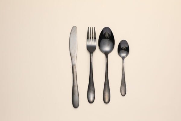 Clásico Set de Cubiertos negros 4pcs - Imagen 2