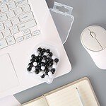 Clips en Perno - Estilo Bolitas- Color Blanco y Negro