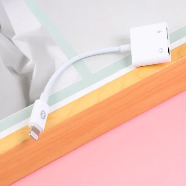 Adaptador 2-en-1 con Estéreo y Carga para Apple - Imagen 2