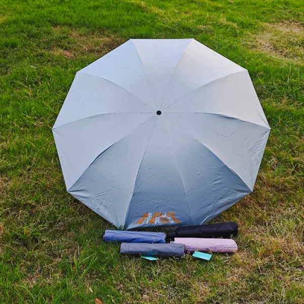 Paraguas Triple Plegable en Color Sólido - Imagen 2