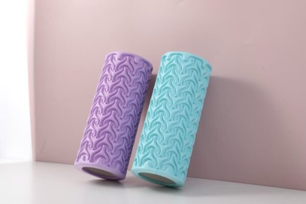 Rodillo de Yoga EVA para Masaje y Entrenamiento – Morado - Imagen 3