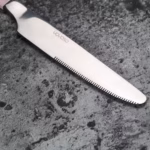 Cuchillo de Mesa Color Rosa – Estilo Moderno y Elegante - Imagen 2