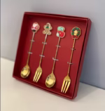 Set Decorativo de Cuchara y Tenedor Navideños de Resina - Imagen 4