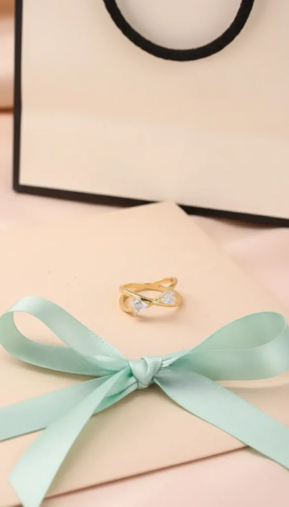 Anillo Dorado Sutil para Mujer YOYOSO
