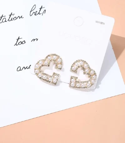 Aretes Dorados en Forma de Corazón para Mujer